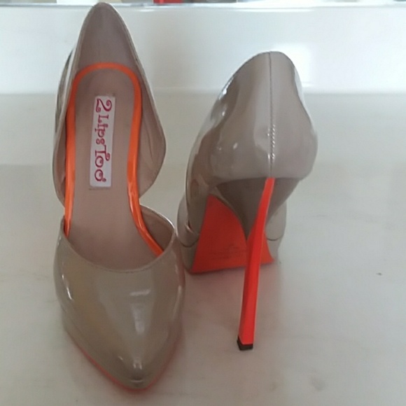 2 Lips Too shoes - Picture 3 of 3
